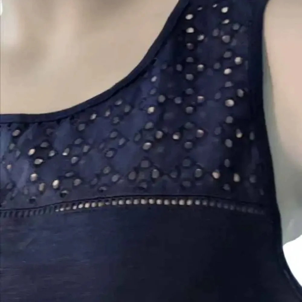 NWT St. John's Bay Women's Navy Eyelet Tank Top ~XLP